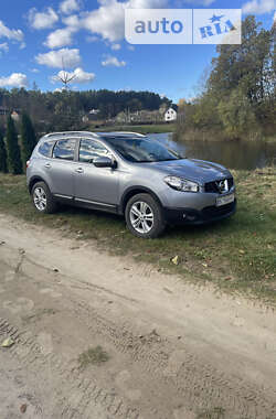 Nissan Qashqai+2 2010