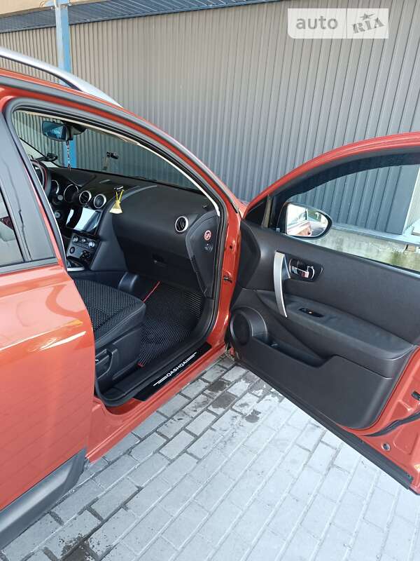 Внедорожник / Кроссовер Nissan Qashqai+2 2009 в Тернополе