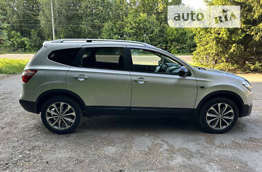 Внедорожник / Кроссовер Nissan Qashqai+2 2010 в Луцке