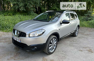 Nissan Qashqai+2 2010