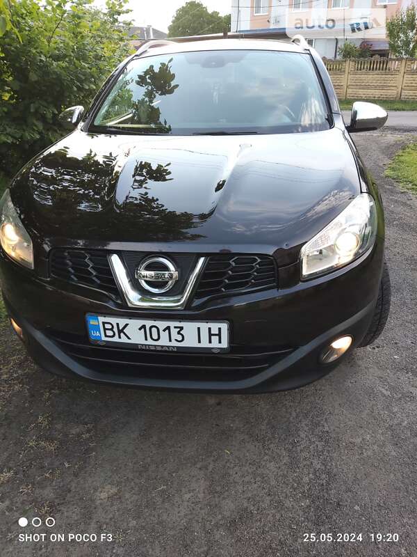 Позашляховик / Кросовер Nissan Qashqai+2 2010 в Дубні