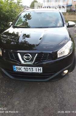 Nissan Qashqai+2 2010