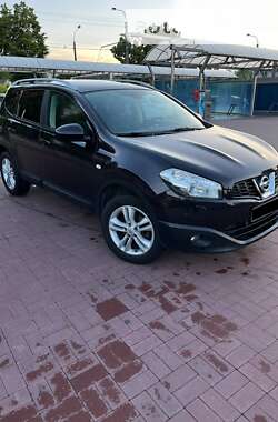 Nissan Qashqai+2 2010