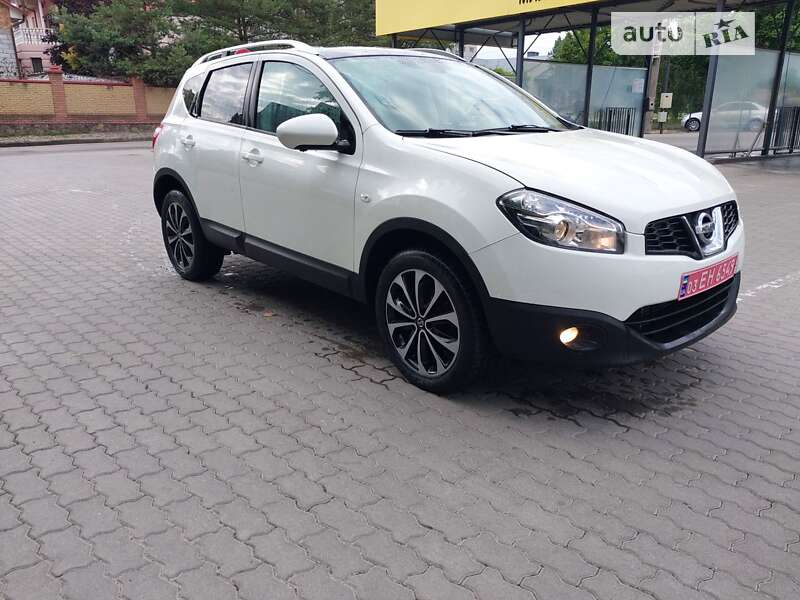 Позашляховик / Кросовер Nissan Qashqai+2 2012 в Луцьку