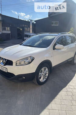 Nissan Qashqai+2 2010