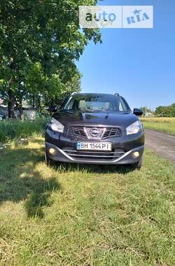 Nissan Qashqai+2 2010