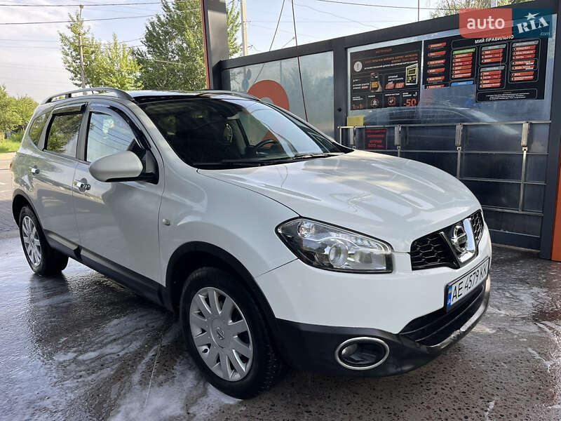 Nissan Qashqai+2 2011