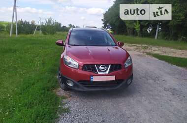 Внедорожник / Кроссовер Nissan Qashqai+2 2011 в Демидовке