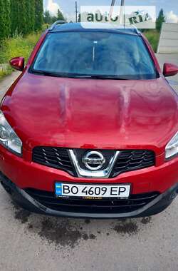 Позашляховик / Кросовер Nissan Qashqai+2 2010 в Почаєві