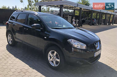 Nissan Qashqai+2 2010