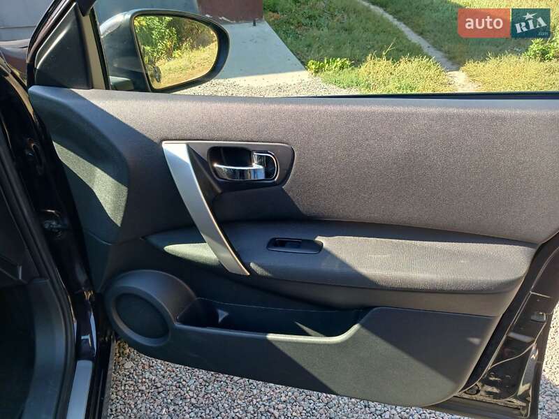 Позашляховик / Кросовер Nissan Qashqai+2 2011 в Сумах