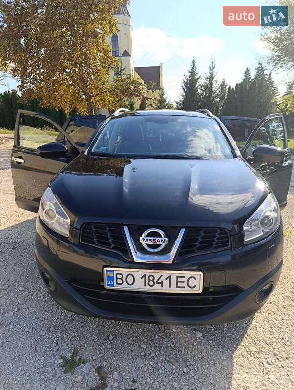 Позашляховик / Кросовер Nissan Qashqai+2 2012 в Скалаті
