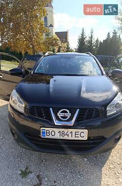 Позашляховик / Кросовер Nissan Qashqai+2 2012 в Скалаті