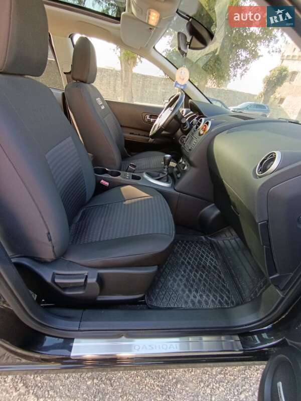 Позашляховик / Кросовер Nissan Qashqai+2 2012 в Скалаті