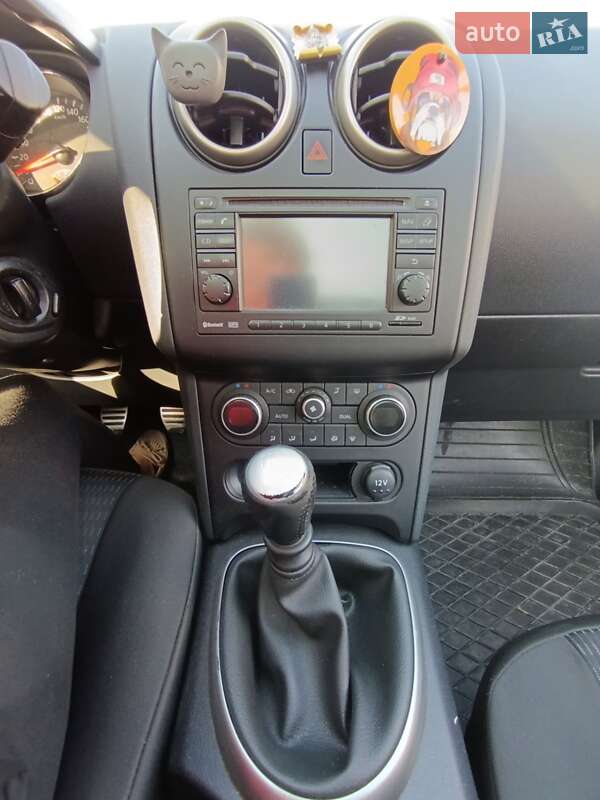 Позашляховик / Кросовер Nissan Qashqai+2 2012 в Скалаті