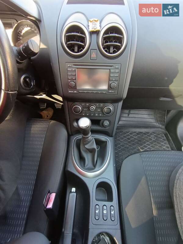 Позашляховик / Кросовер Nissan Qashqai+2 2012 в Скалаті