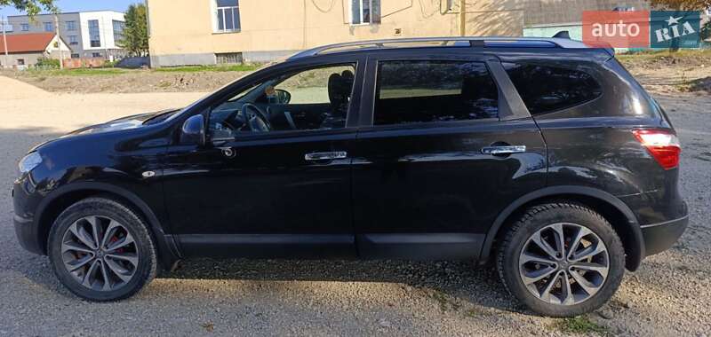Позашляховик / Кросовер Nissan Qashqai+2 2012 в Скалаті