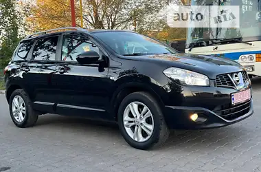 Nissan Qashqai+2 2011