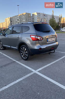 Позашляховик / Кросовер Nissan Qashqai+2 2011 в Івано-Франківську