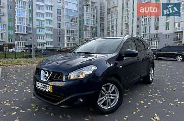 Nissan Qashqai+2 2010