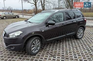 Nissan Qashqai+2 2010