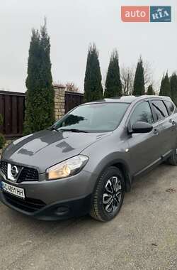 Nissan Qashqai+2 2011