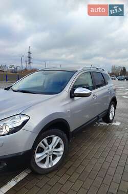 Позашляховик / Кросовер Nissan Qashqai+2 2011 в Нововолинську