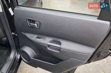 Позашляховик / Кросовер Nissan Qashqai+2 2011 в 