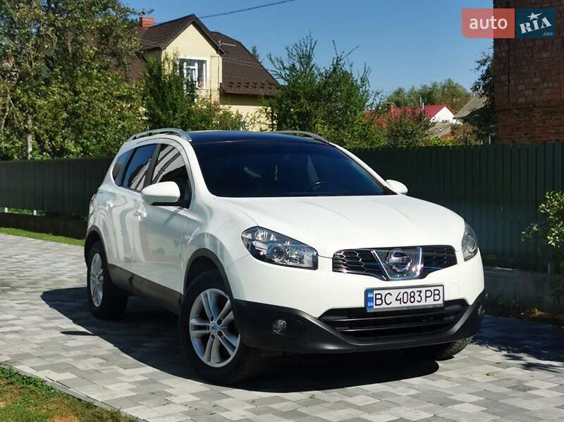 Позашляховик / Кросовер Nissan Qashqai+2 2010 в Самборі