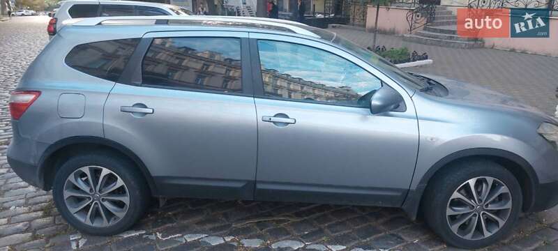 Внедорожник / Кроссовер Nissan Qashqai+2 2010 в Одессе
