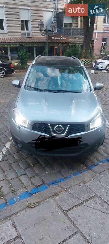 Внедорожник / Кроссовер Nissan Qashqai+2 2010 в Одессе