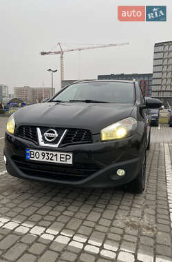 Nissan Qashqai+2 2010