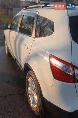 Внедорожник / Кроссовер Nissan Qashqai+2 2012 в 