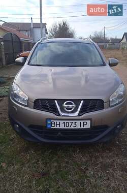 Nissan Qashqai+2 2010