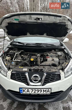 Позашляховик / Кросовер Nissan Qashqai+2 2012 в Києві