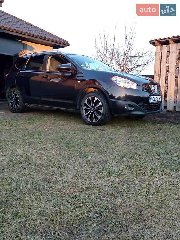 Nissan Qashqai+2 2011