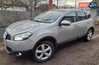 Nissan Qashqai+2 2011