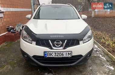 Nissan Qashqai+2 2010