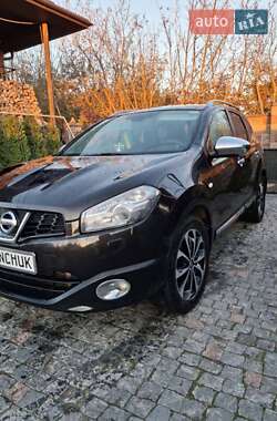 Позашляховик / Кросовер Nissan Qashqai+2 2011 в 