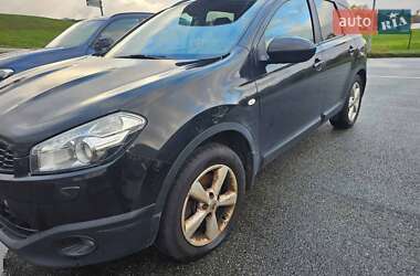 Позашляховик / Кросовер Nissan Qashqai+2 2011 в 