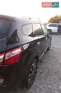 Позашляховик / Кросовер Nissan Qashqai+2 2011 в 