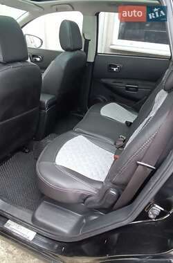 Позашляховик / Кросовер Nissan Qashqai+2 2011 в 