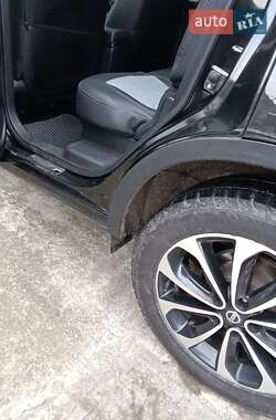 Позашляховик / Кросовер Nissan Qashqai+2 2011 в 