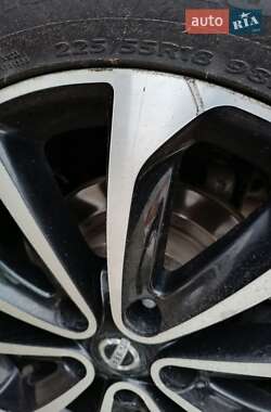 Позашляховик / Кросовер Nissan Qashqai+2 2011 в 