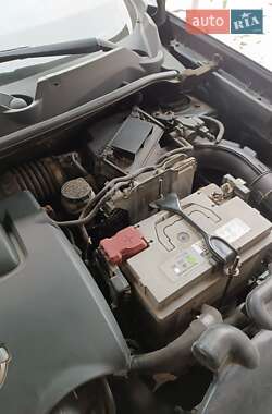 Позашляховик / Кросовер Nissan Qashqai+2 2011 в 