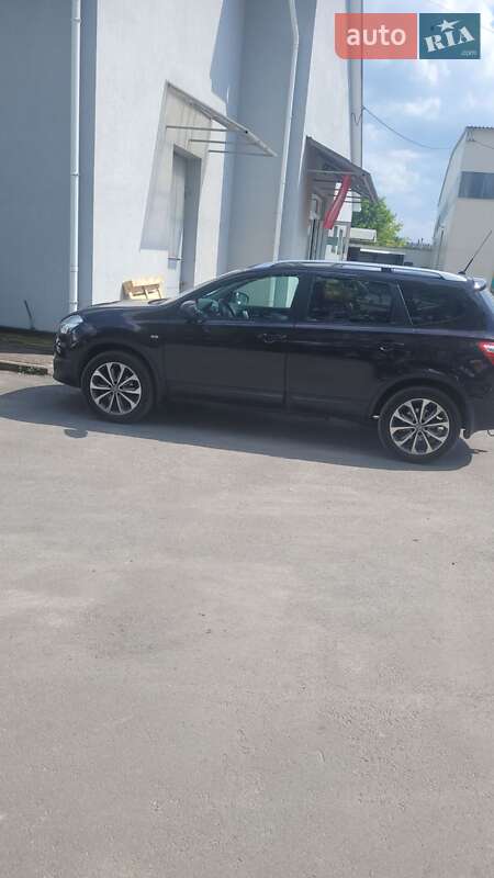 Nissan Qashqai+2 2010
