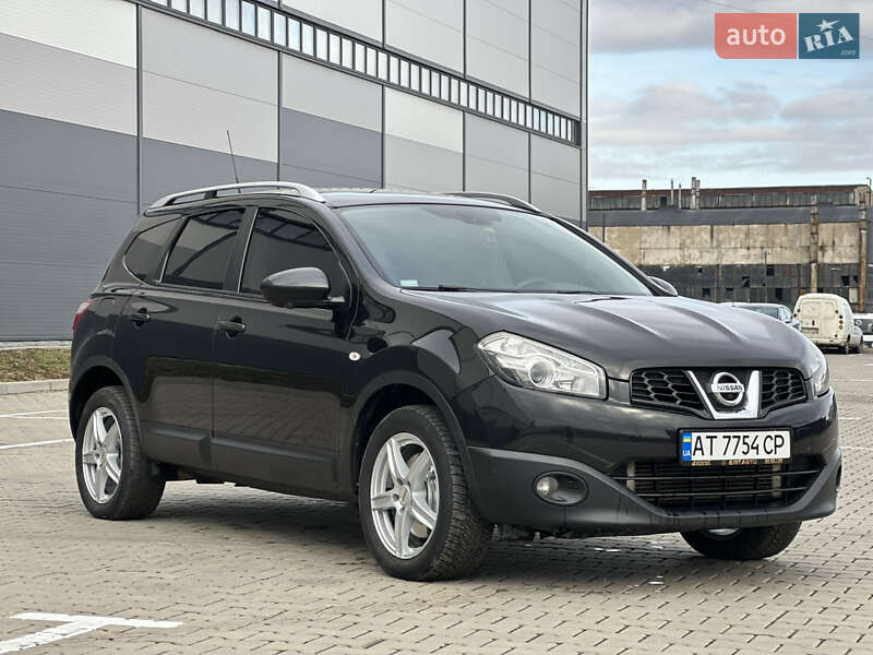 Позашляховик / Кросовер Nissan Qashqai+2 2013 в Івано-Франківську