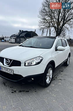 Позашляховик / Кросовер Nissan Qashqai+2 2011 в Кременці