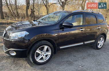 Позашляховик / Кросовер Nissan Qashqai+2 2011 в Млиніві