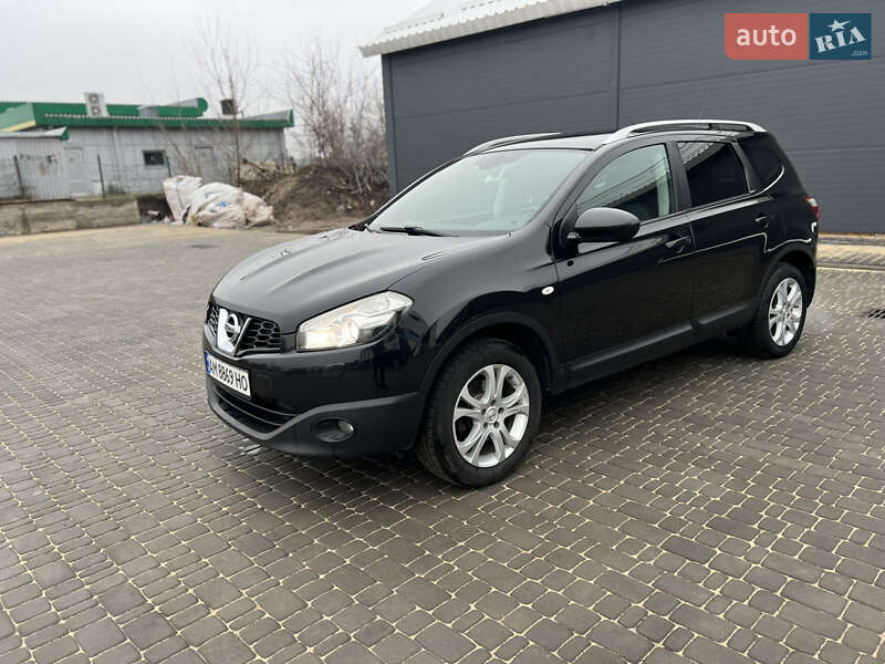 Внедорожник / Кроссовер Nissan Qashqai+2 2010 в Житомире